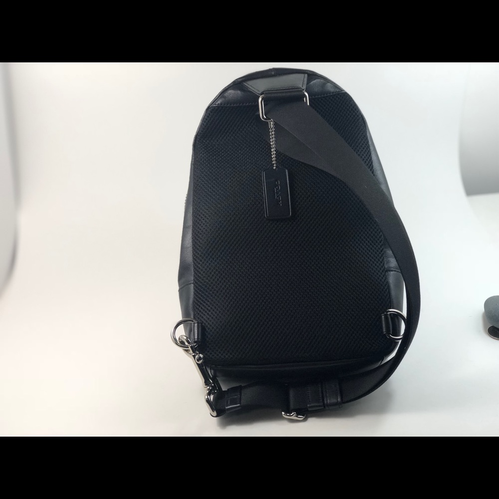 Coach Men's Signature Charcoal single strap bag - Picture 3 of 4